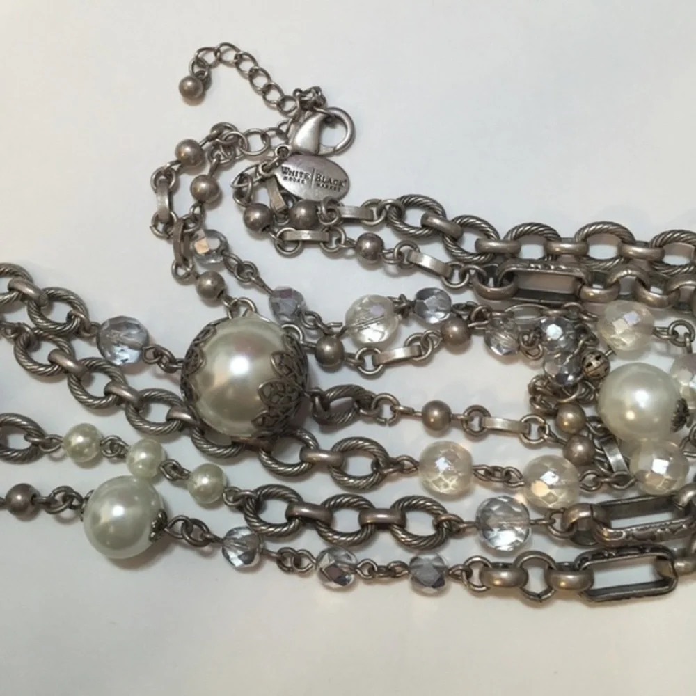 White House/Black market necklace